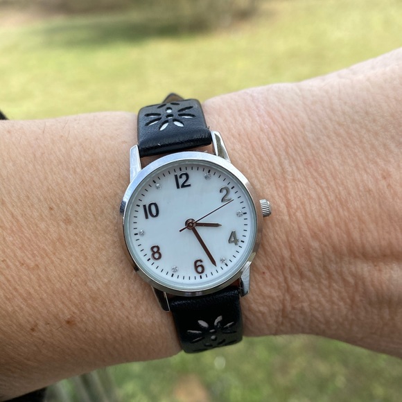 Black floral watch with crystal accents faux leather with white flowers - Picture 6 of 10